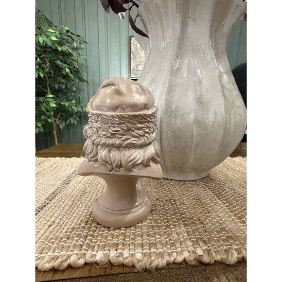 7.5” Santa Bust Table Top Decor NEW - Picture 3 of 5